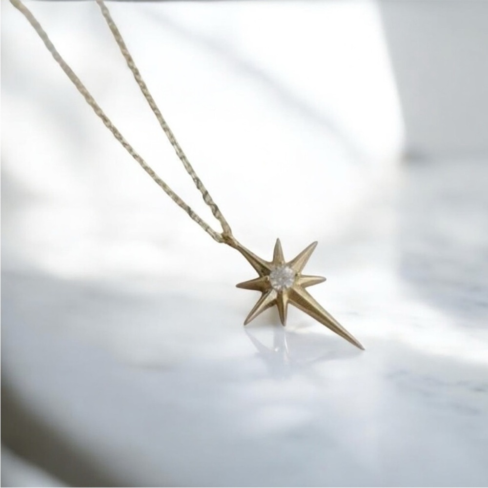 18K Gold North Star Necklace (Gold Plated) - Picture 2 of 4